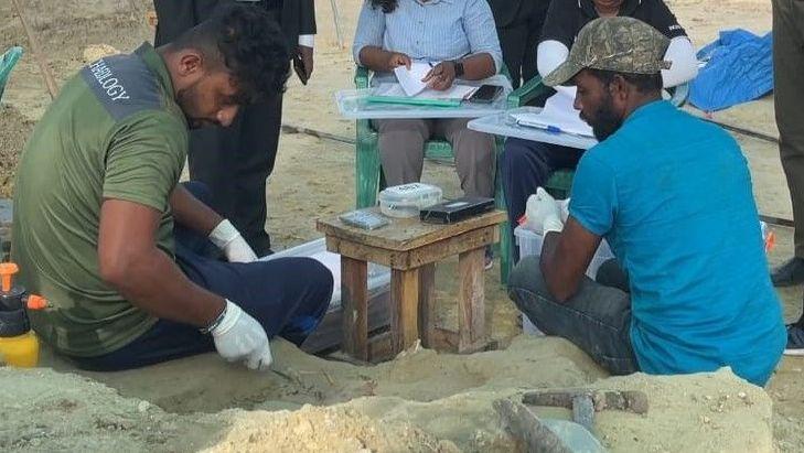செம்மணி மனிதப் புதைகுழியில் நடைபெற்ற அகழ்வுப் பணியின்போது